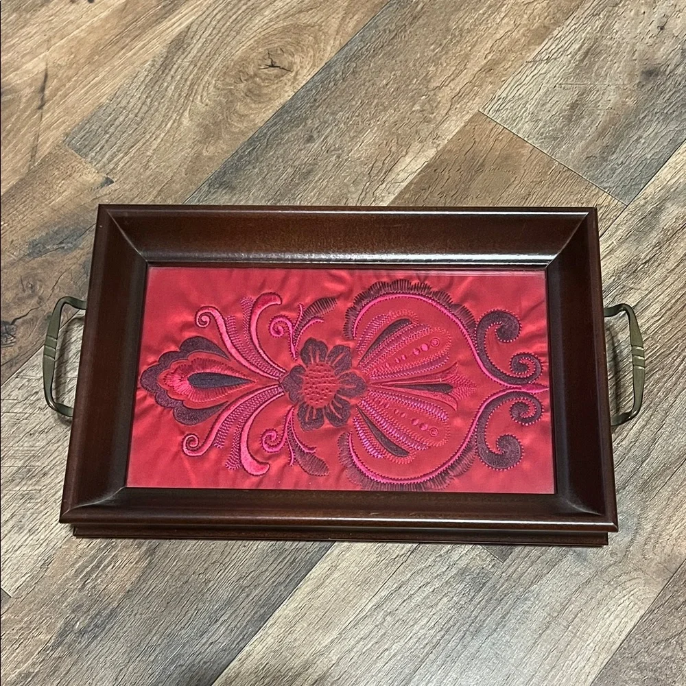 Elegant Wooden Serving Tray with Red and Pink Design